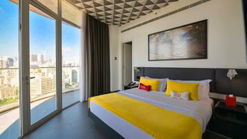 Panorama suite | Luxe beddengoed, een minibar, een kluis op de kamer