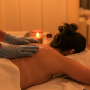 Behandlingsrom for par, kroppsbehandlinger og aromaterapi