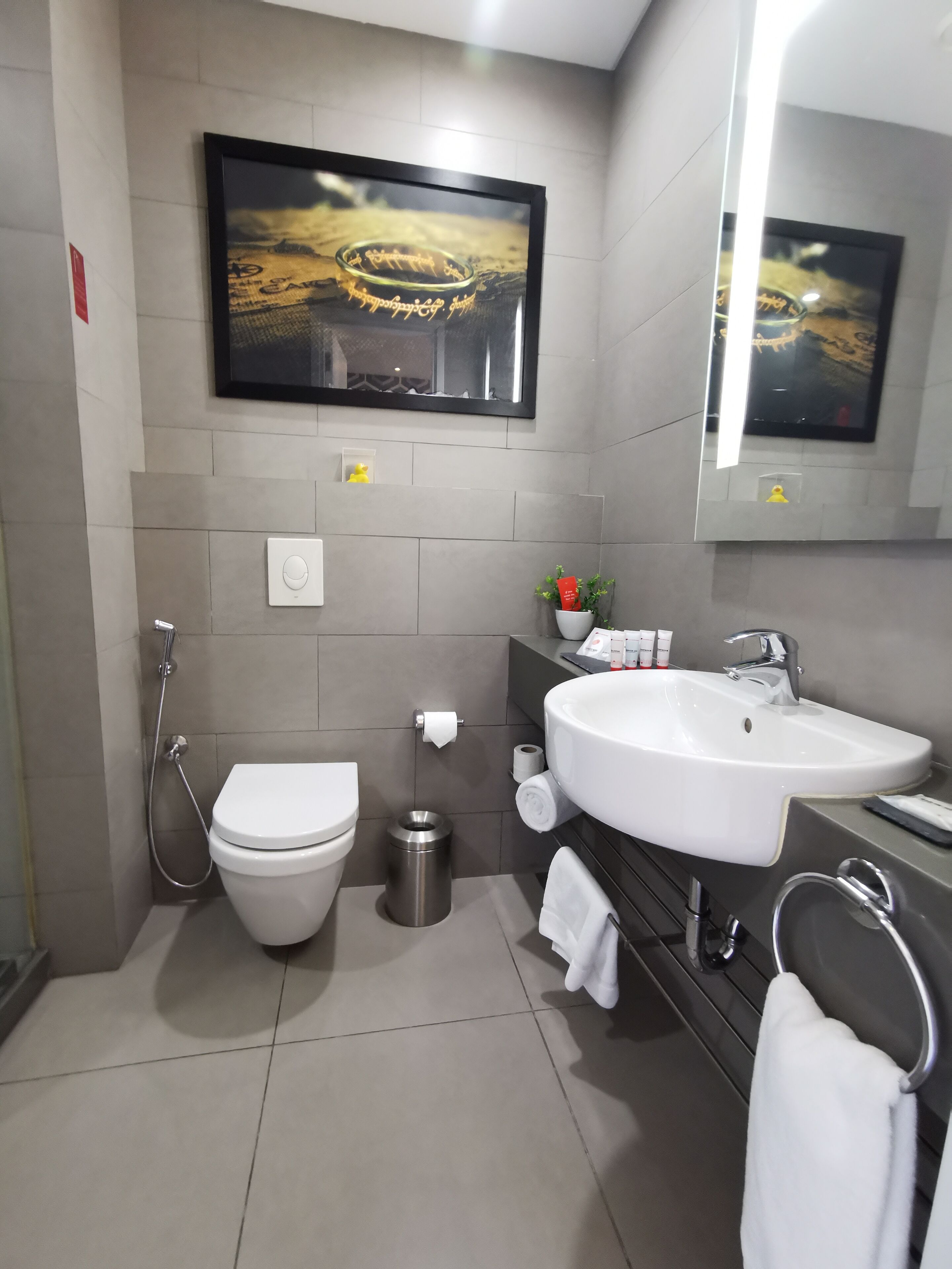 deluxe king room | premium bedding, minibar, in-room safe, individually decorated