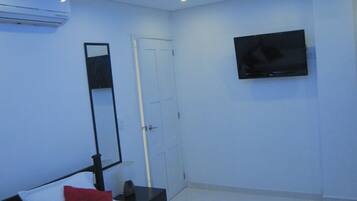 Double Room | Minibar, desk, free WiFi