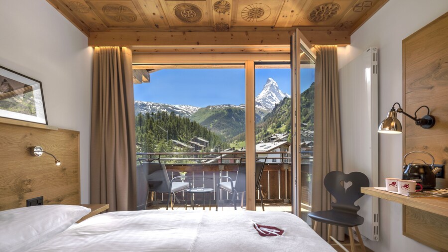 Swiss Alpine Hotel Allalin