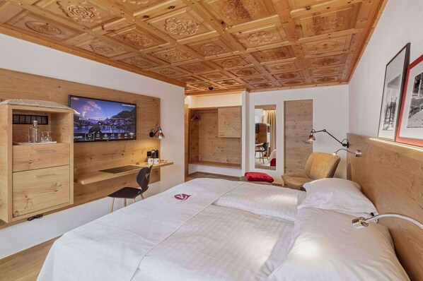 XXX Superior Twin Single Use | 高級寢具、羽絨被、迷你吧、房內夾萬