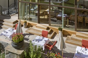 Free daily self-serve breakfast - Swiss Alpine Hotel Allalin (Zermatt)