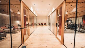 Sauna, steam room