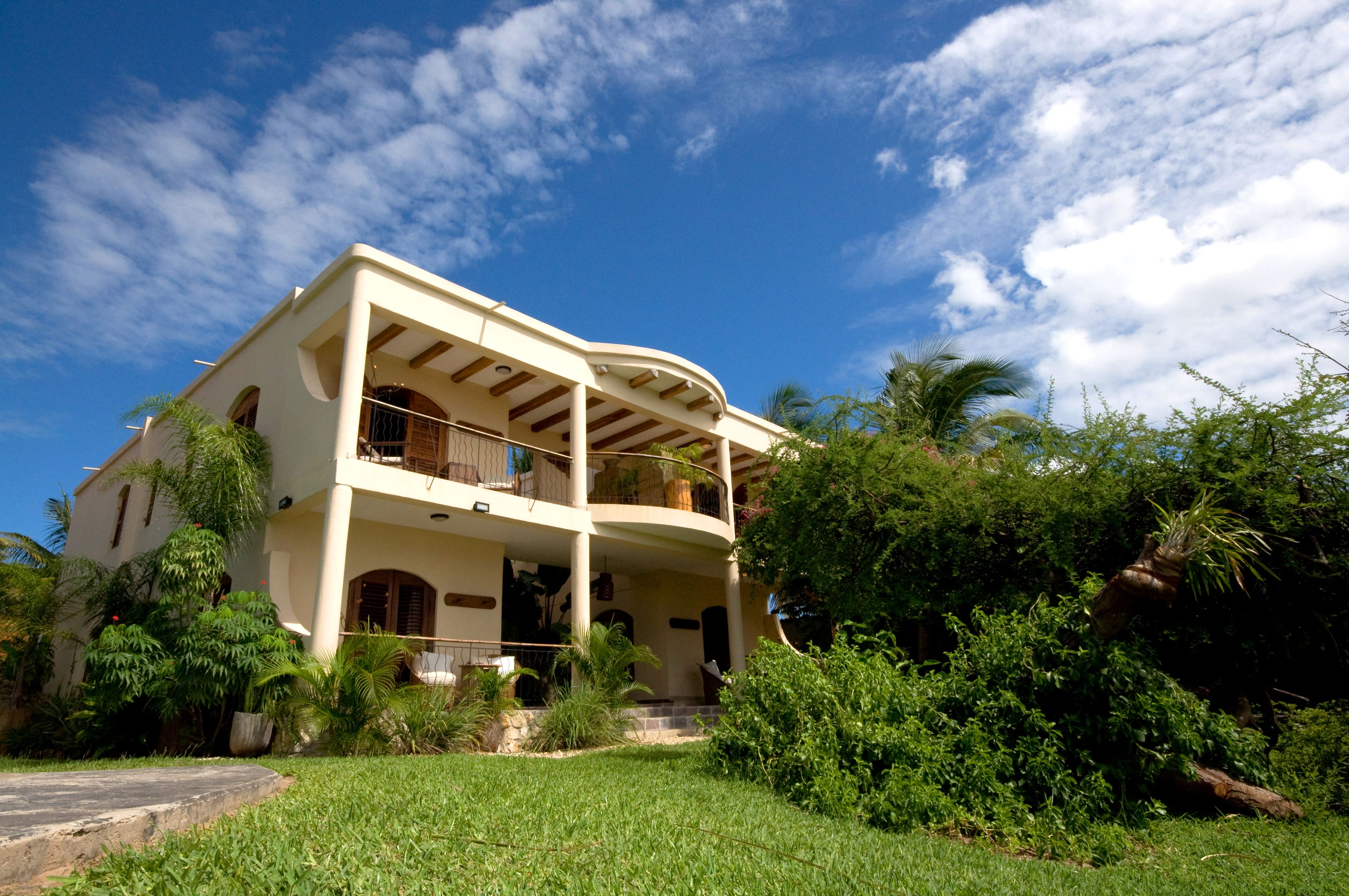 suite, 3 single beds (courtyard triple, airport transfers) | in-room safe, rollaway beds, free wifi