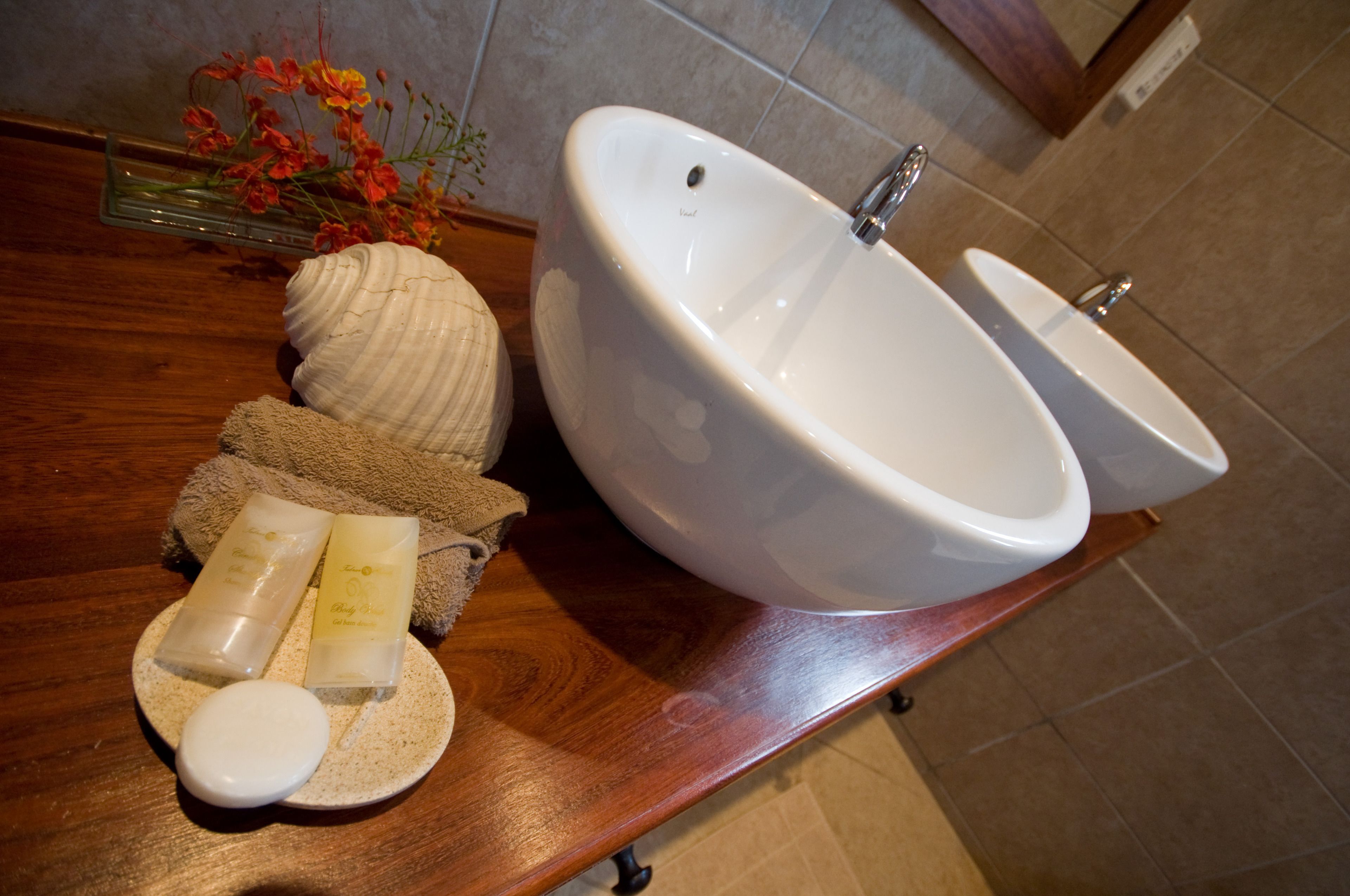 shower, free toiletries, towels