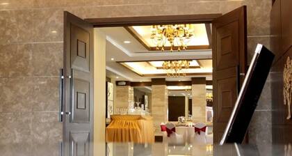 The Golden Palms Hotel & Spa Delhi
