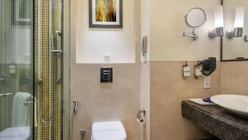 Shower, free toiletries, hair dryer, towels