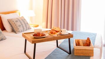 Café da manhã (EUR 8 por pessoa)