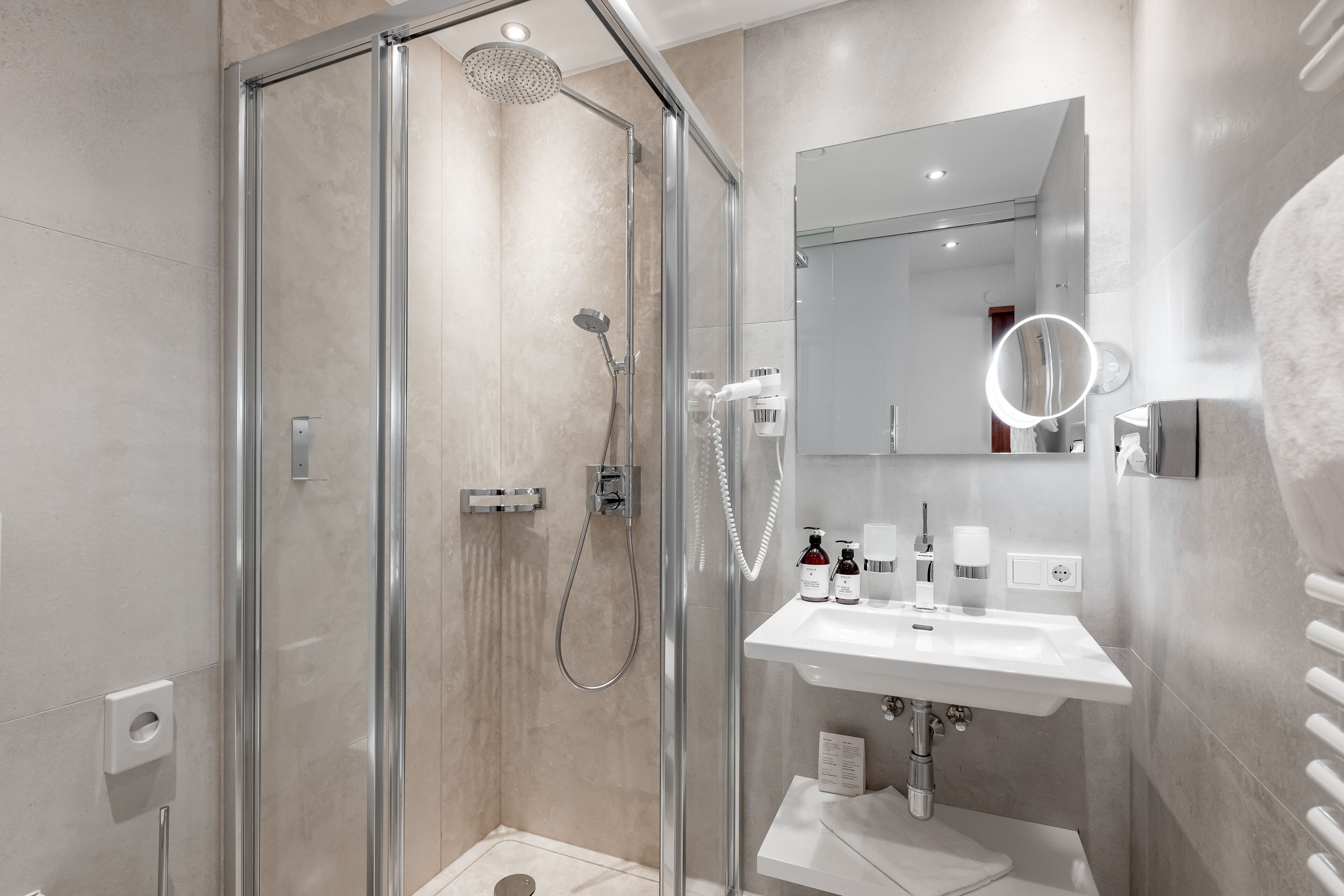 classic single room, 1 single bed, balcony, mountain view | bathroom | eco-friendly toiletries, hair dryer, bathrobes, slippers