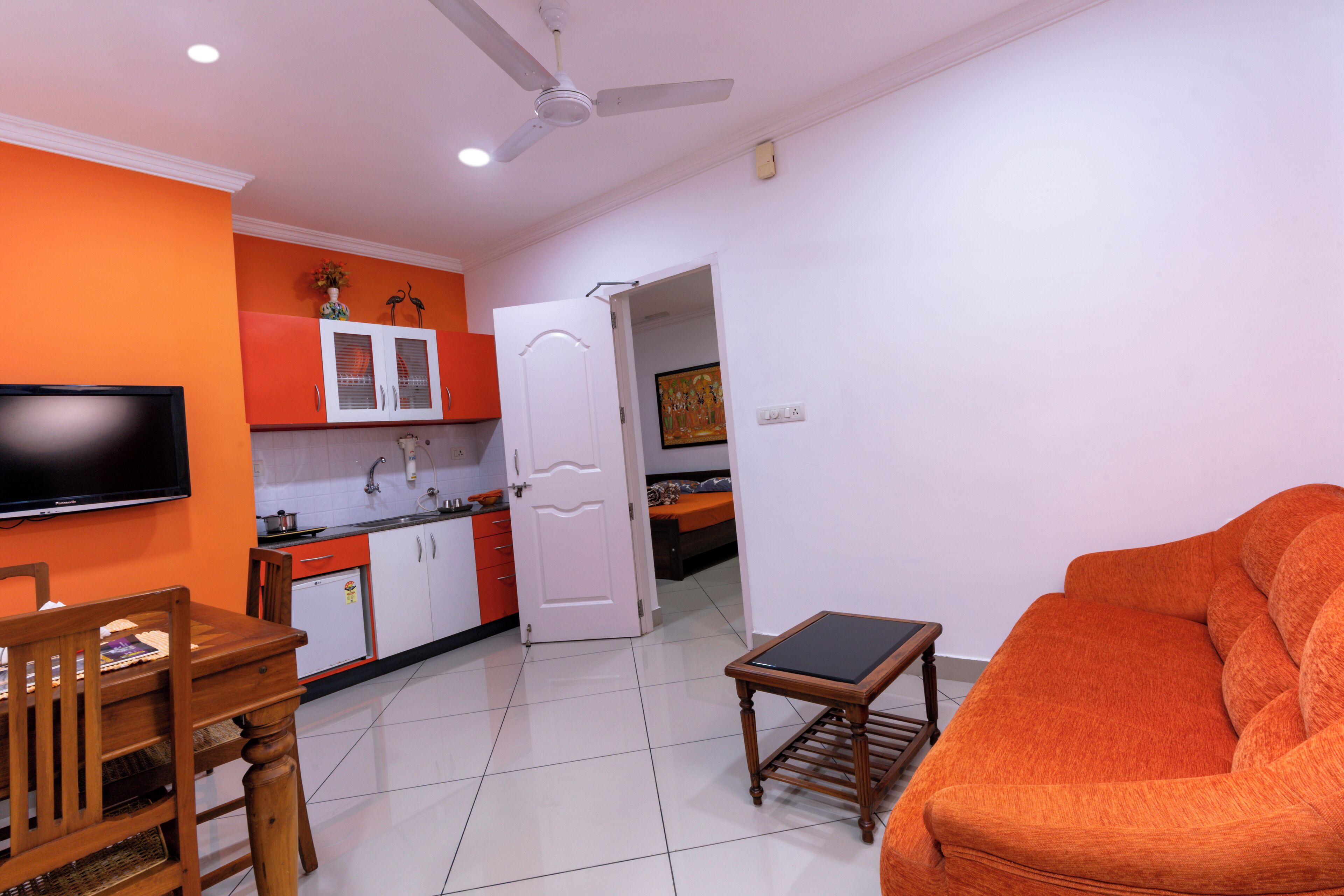 premium suite | living area | 32-inch lcd tv with satellite channels, tv