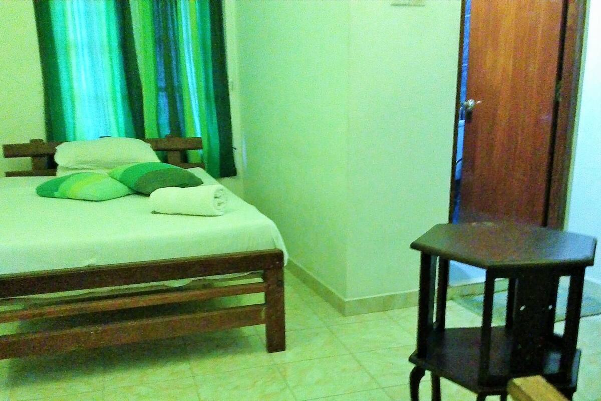 Economy Single Room