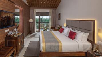 Luxury Studio Suite, Non Smoking, Pool View