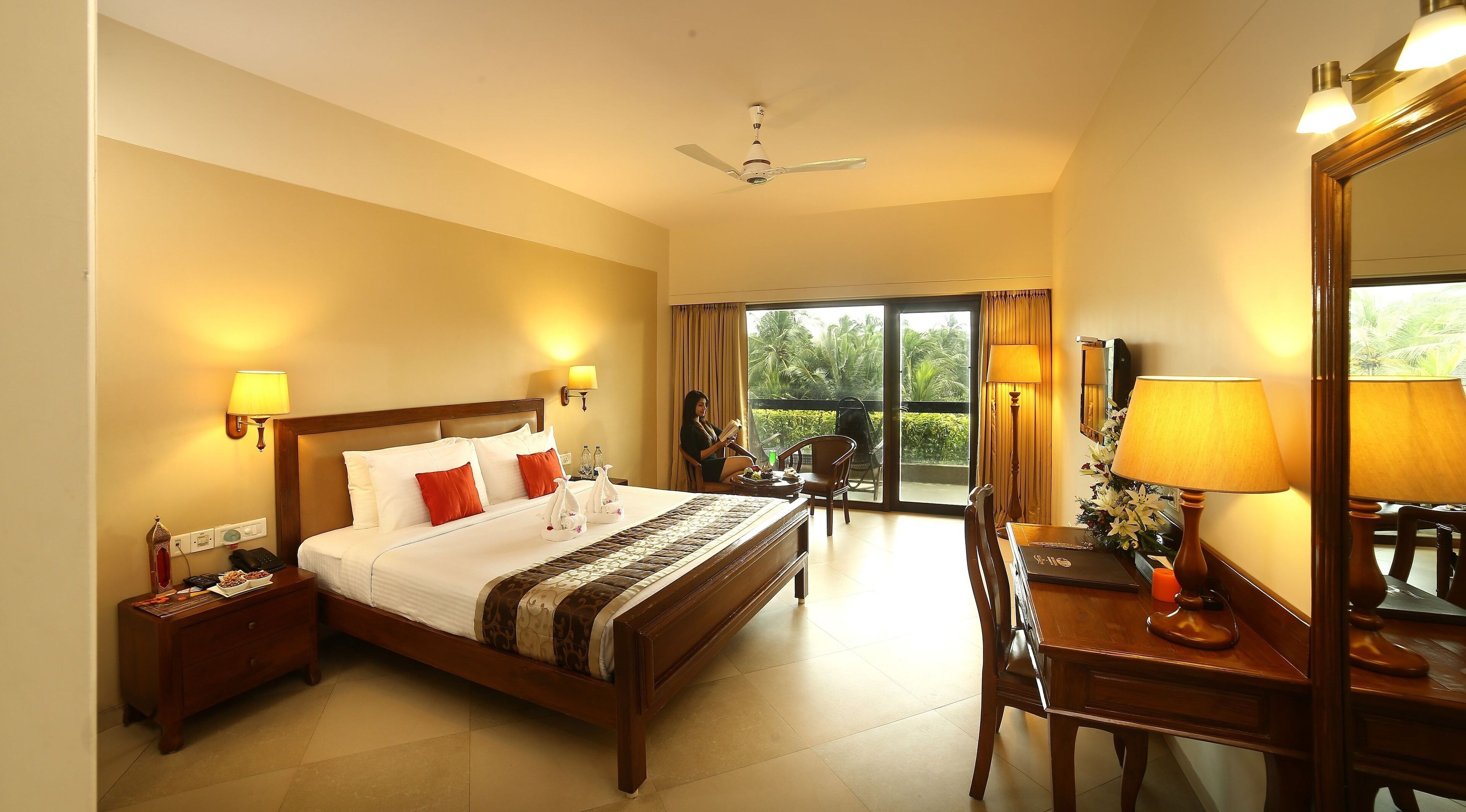 1 bedroom, premium bedding, down duvets, minibar