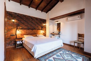 Minibar, in-room safe, free cribs/infant beds, rollaway beds - Amazon Petite Palace (Selçuk)