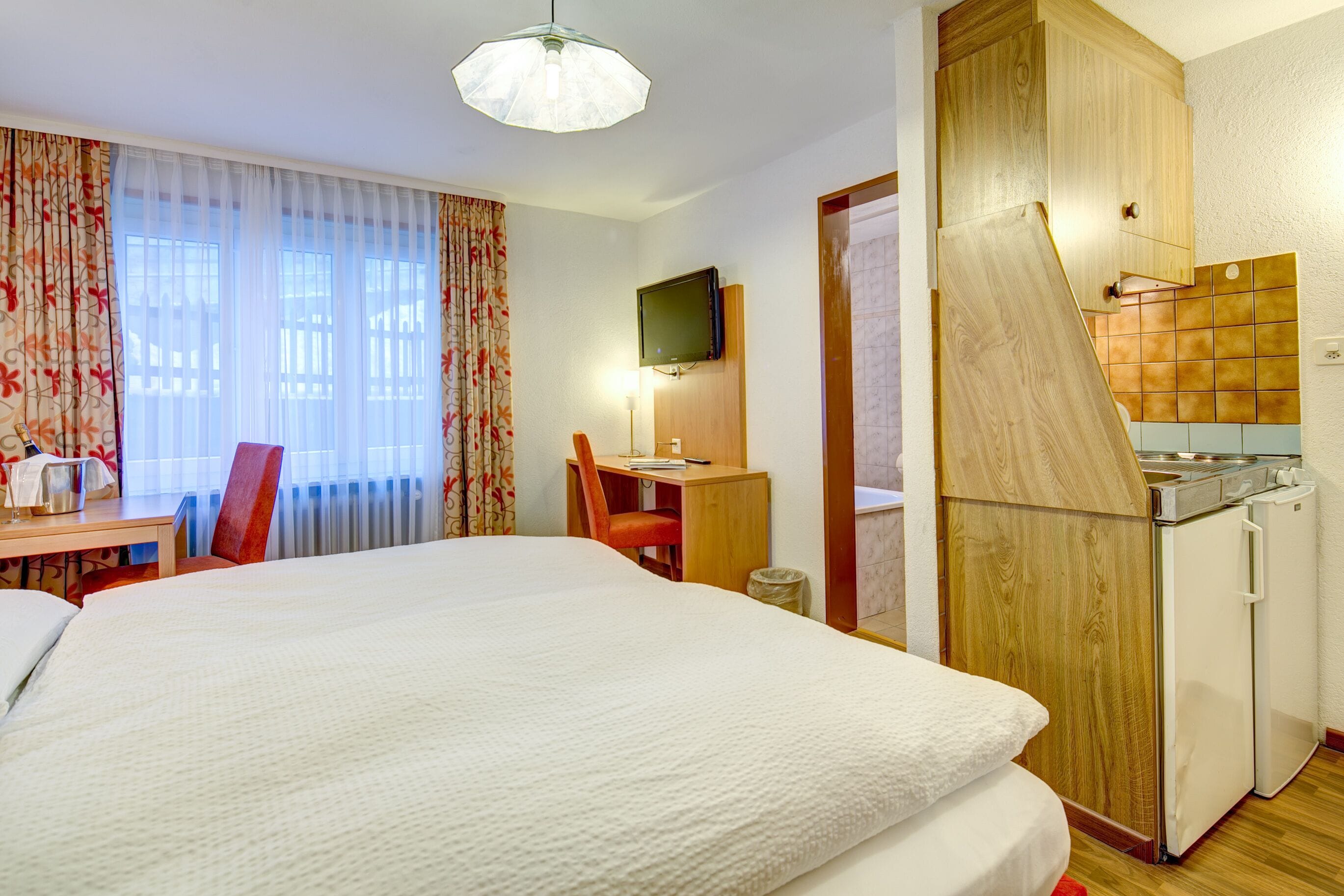 standard studio, 2 single beds | hypo-allergenic bedding, in-room safe, blackout curtains, free wifi