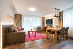 Apartment, 2 Bedrooms, Mountain View | Living area | 32-inch LCD TV with cable channels, TV - Apartments Patricia (Zermatt)