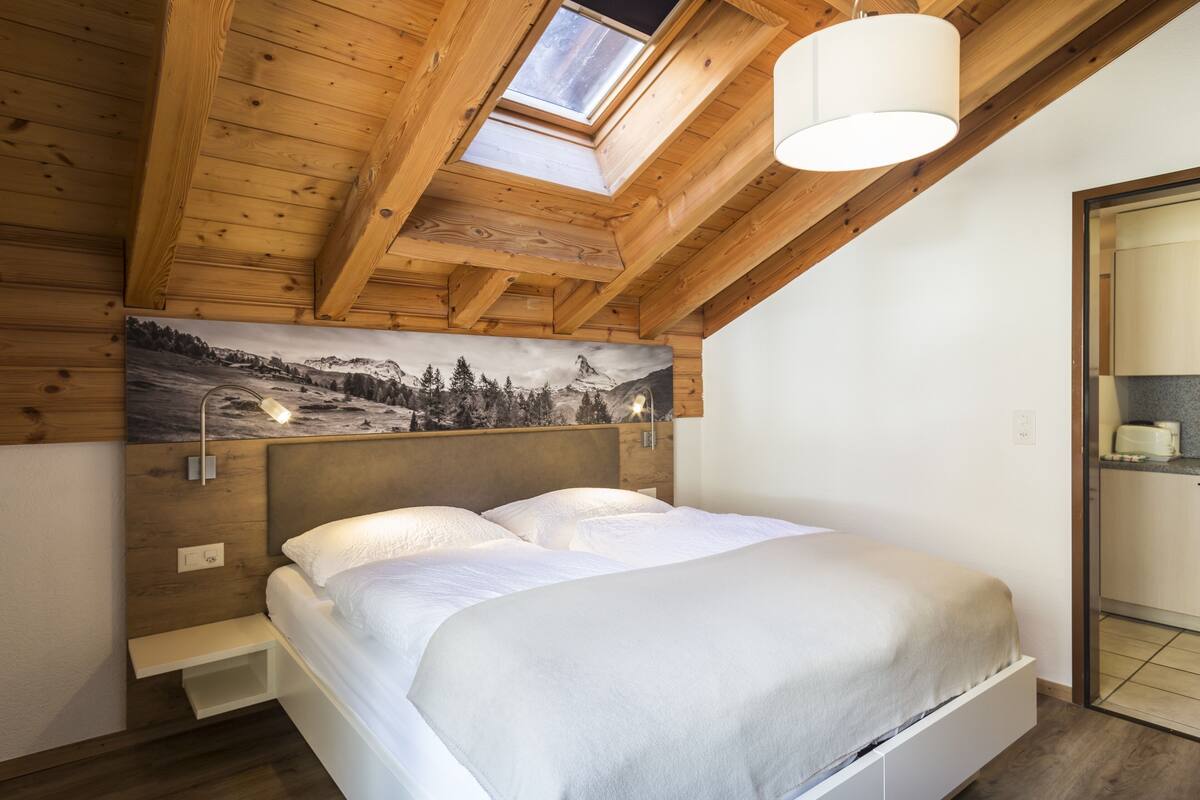 Standard Apartment, 1 Bedroom | Hypo-allergenic bedding, in-room safe, blackout curtains, free WiFi