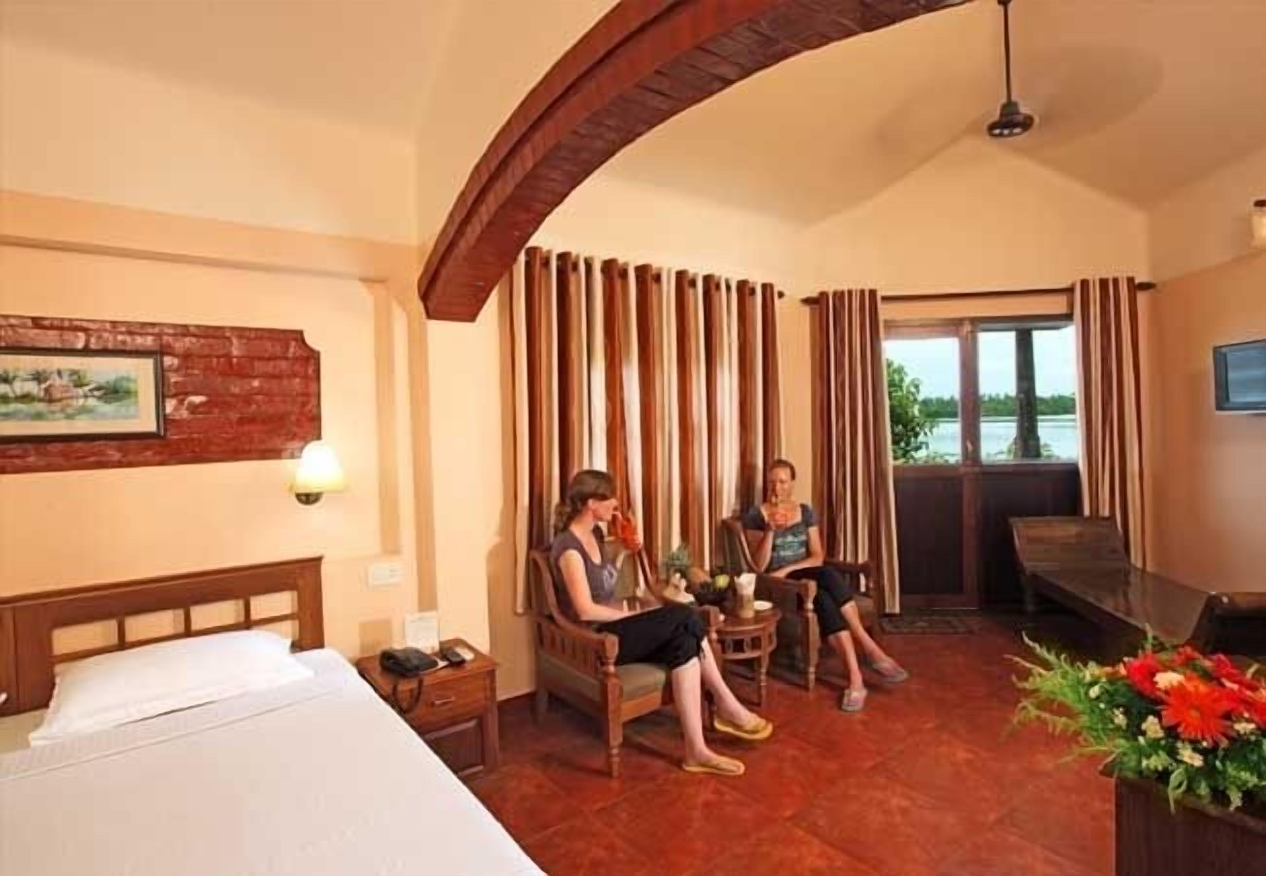 Free minibar items, desk, soundproofing, iron/ironing board