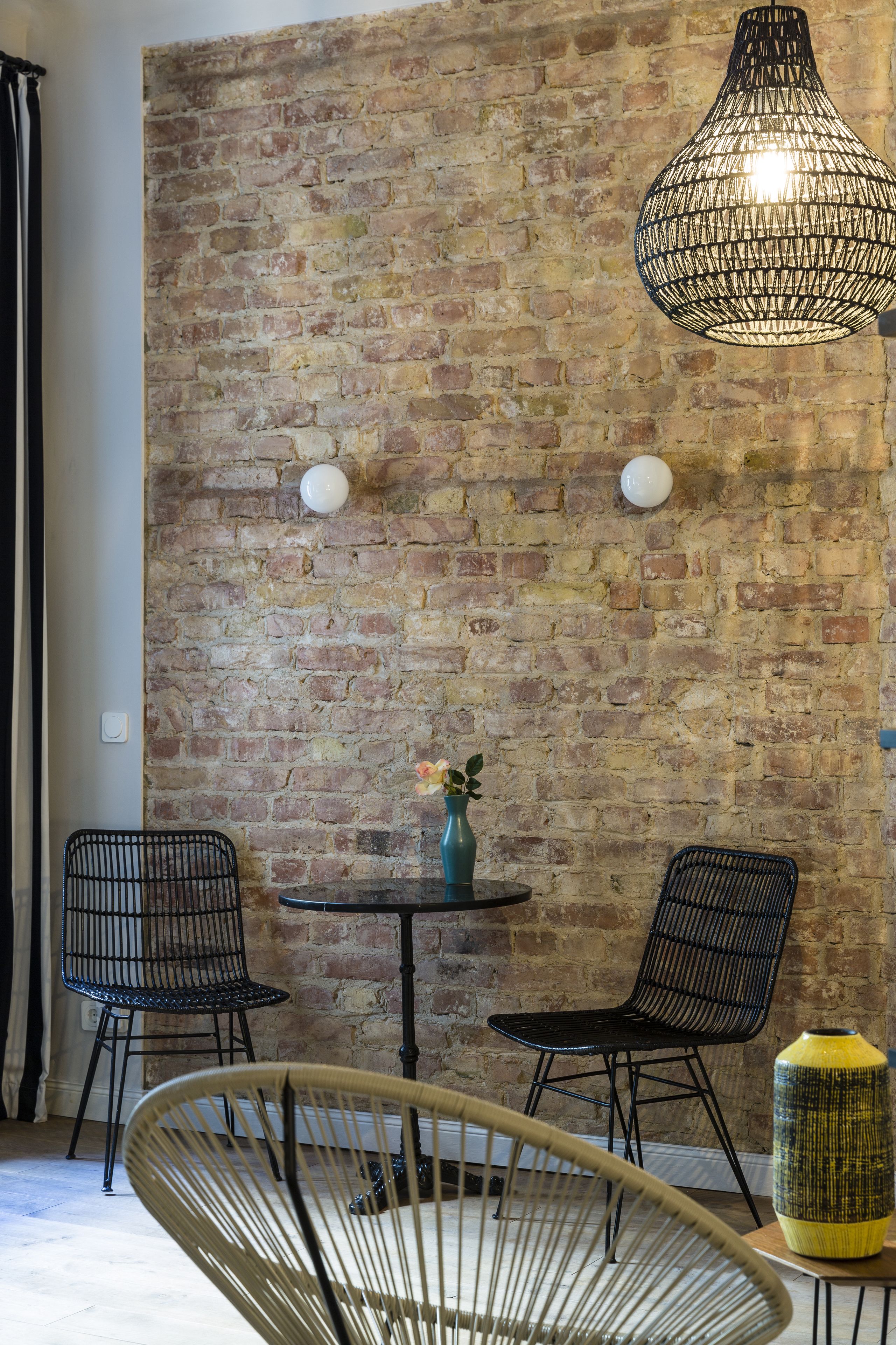 studio apartment | living area | 32-inch flat-screen tv with cable channels, tv