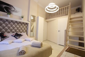 Apartment (Amber) | Soundproofing, iron/ironing board, free WiFi, bed sheets - Rainbow Apartments 2 (Kraków)