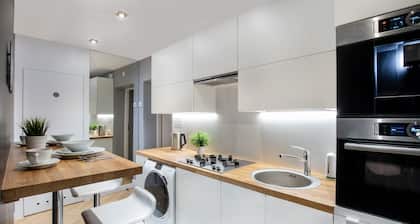 Rainbow Apartments 3