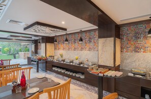 Daily cooked-to-order breakfast for a fee - Zone Connect by The Park Udaipur (Udaipur)