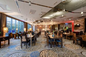 Breakfast, lunch, dinner served; Regional cuisine 