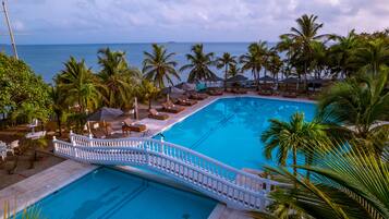 Outdoor pool, pool umbrellas, sun loungers