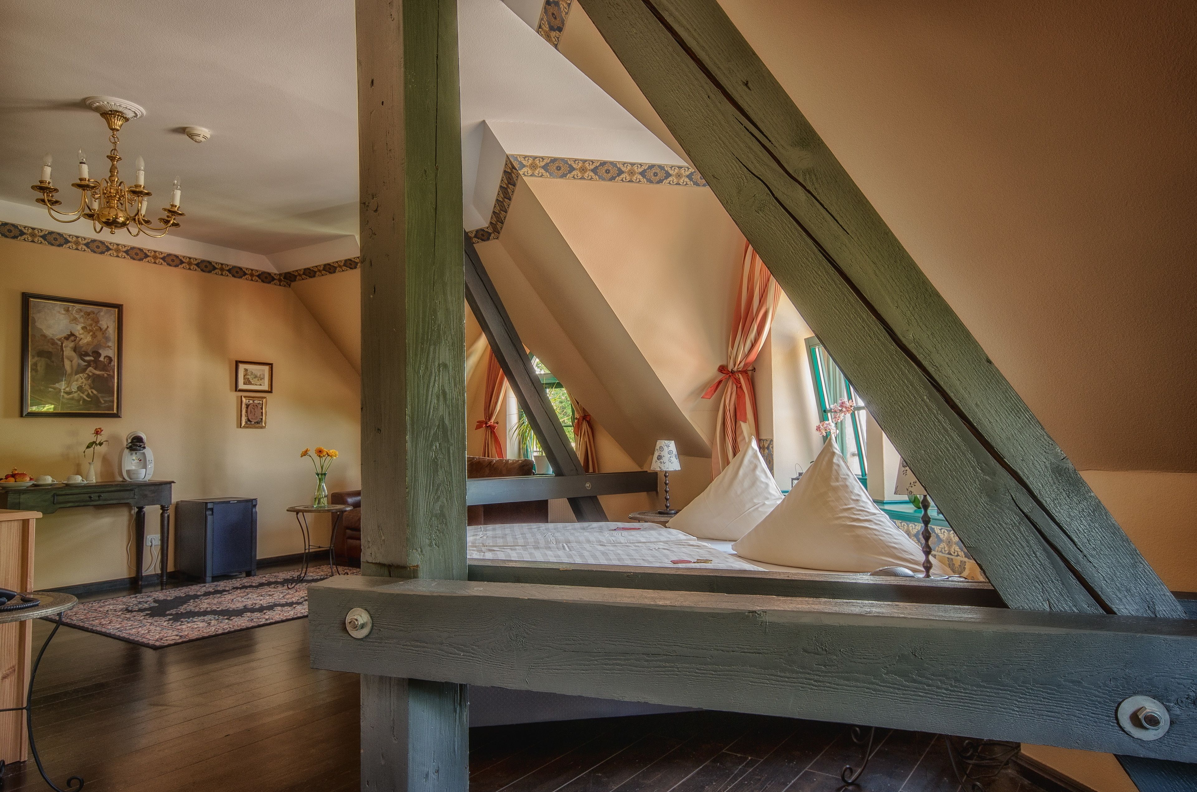 comfort suite | minibar, individually furnished, desk, cots/infant beds