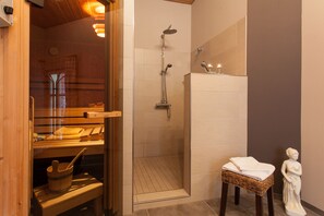 Deluxe-Suite | Zimmersafe, Zustellbetten, kostenloses WLAN