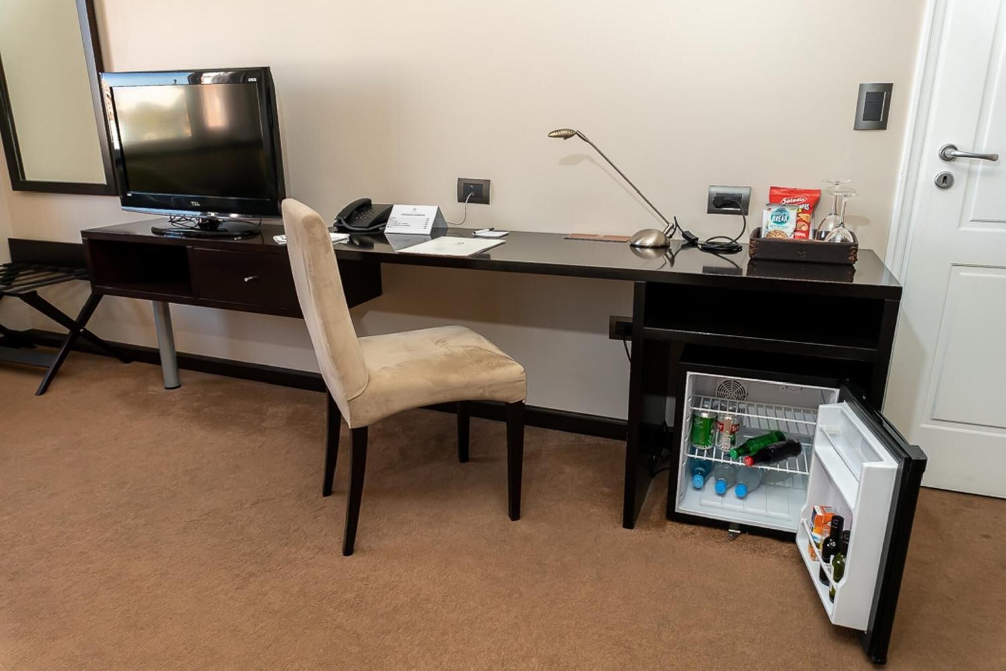 premium bedding, minibar, in-room safe, desk