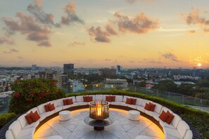 3 restaurants, breakfast, lunch, dinner served; Indian cuisine