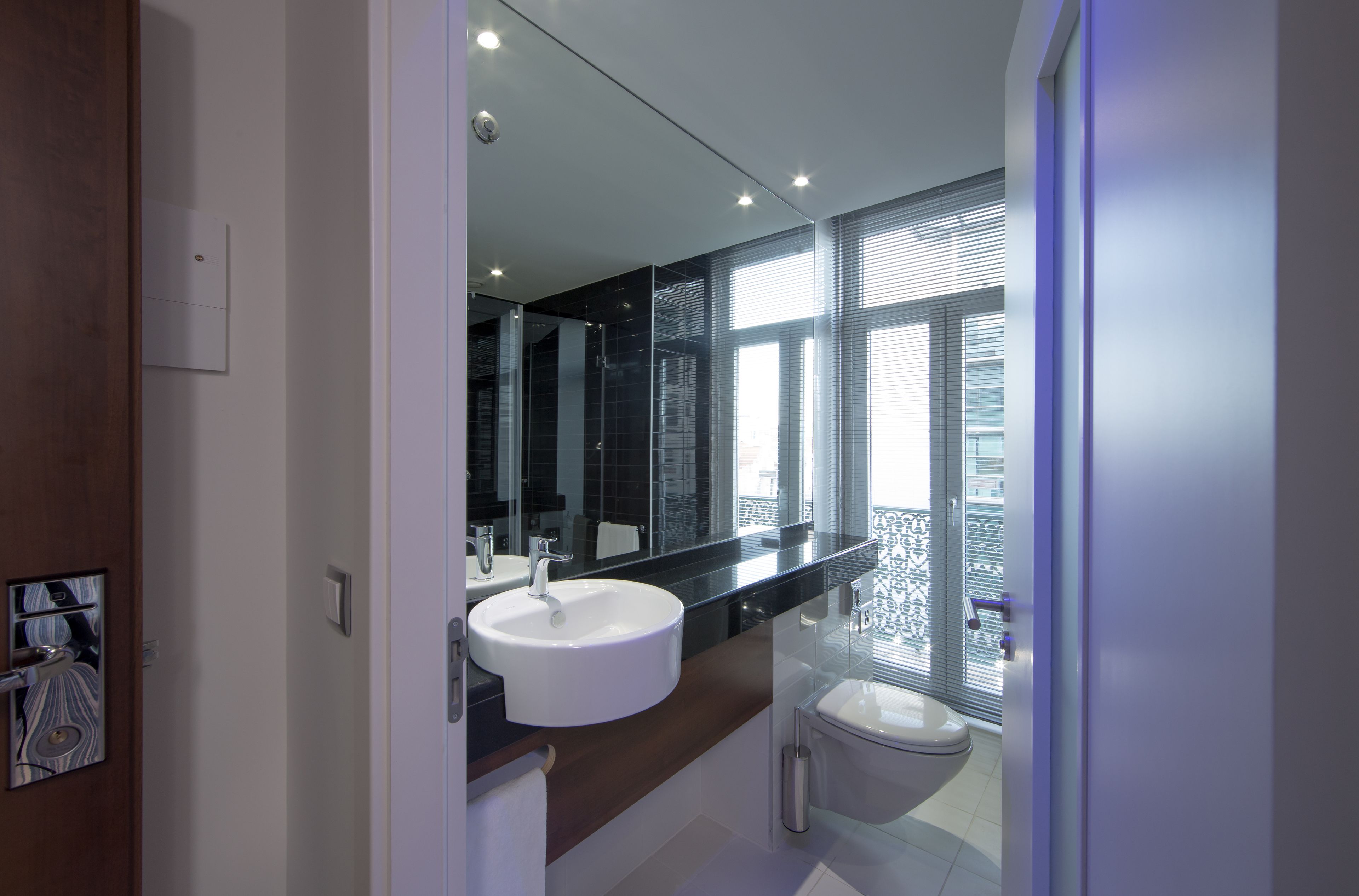 standard room | bathroom | shower, free toiletries, hair dryer, towels