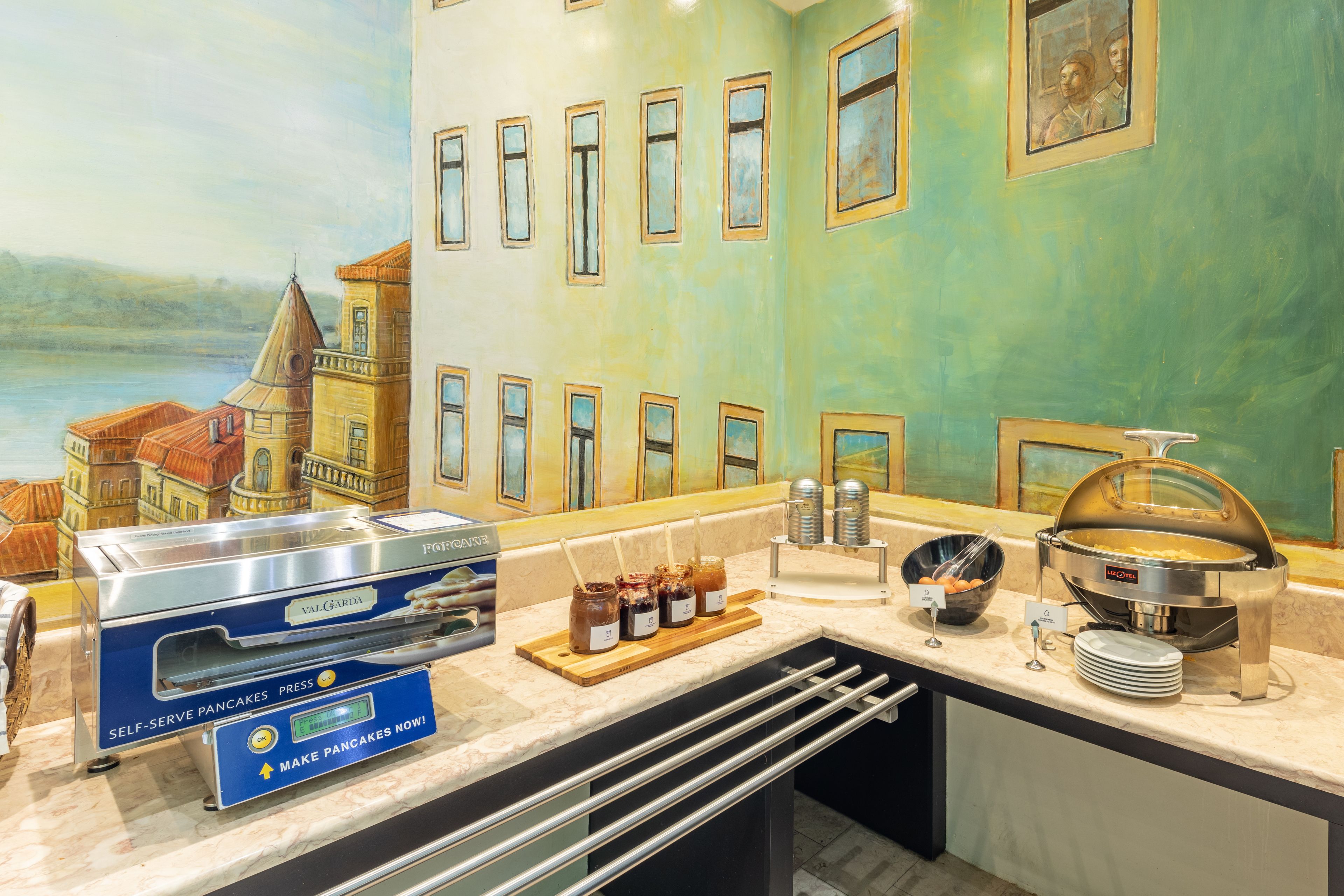 free buffet breakfast