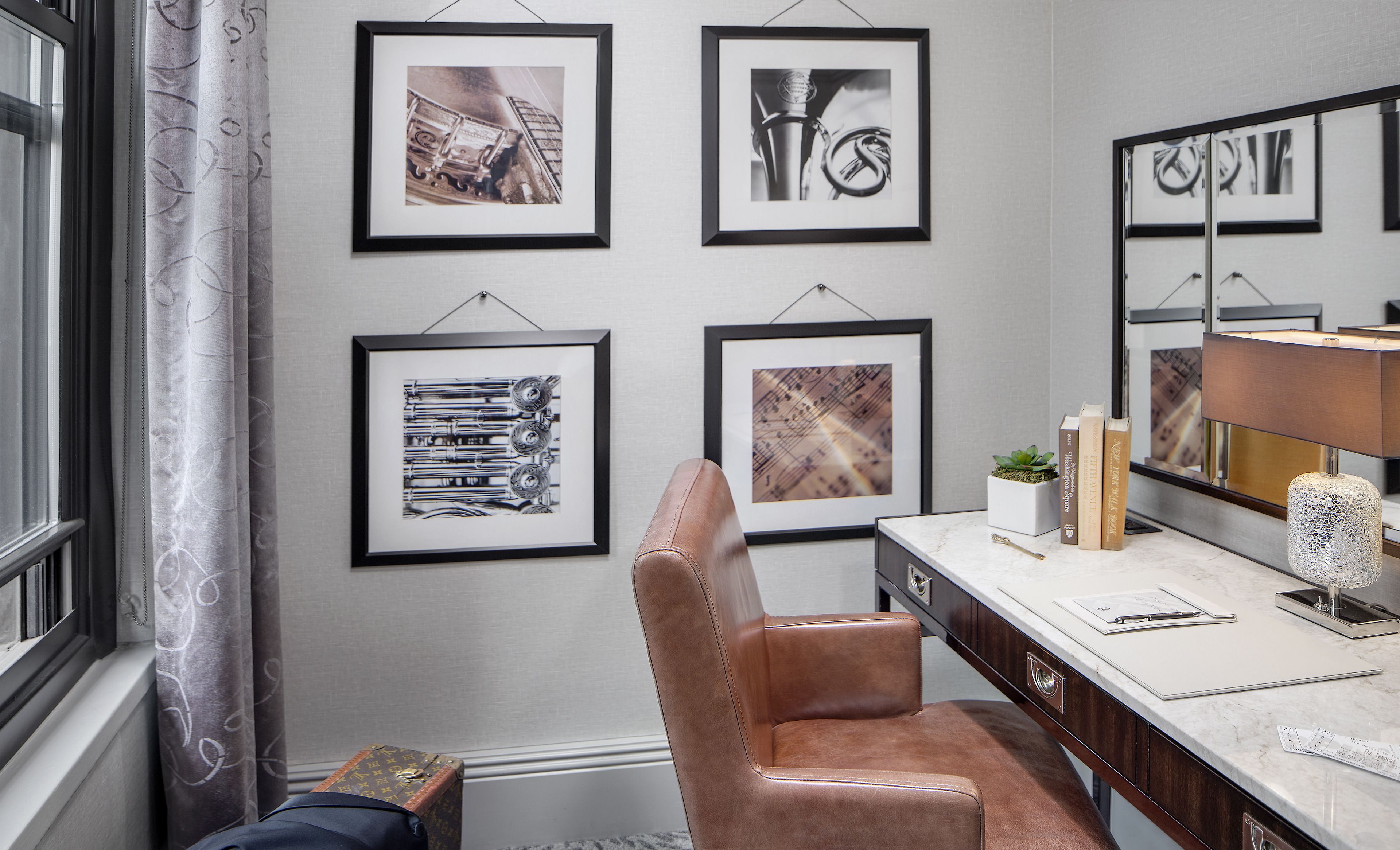 in-room business centre