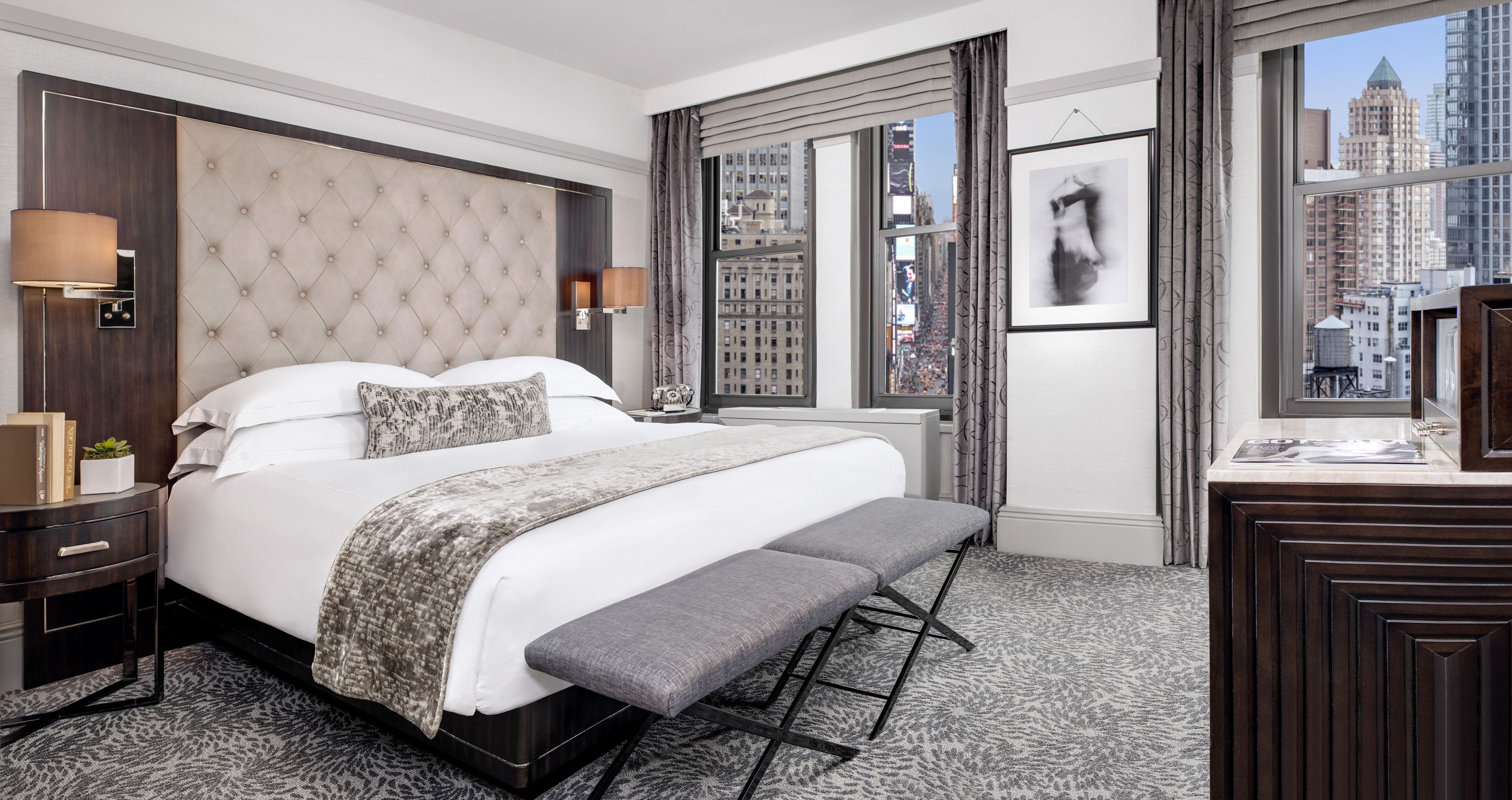 Luxe beddengoed, een kluis op de kamer, een bureau