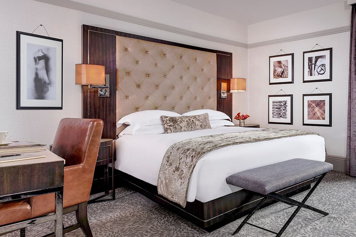 Luxury Room, 1 Queen Bed, Accessible | Premium bedding, in-room safe, desk, blackout drapes