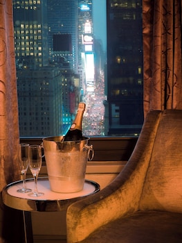 Premium bedding, in-room safe, desk, blackout drapes at WestHouse New York