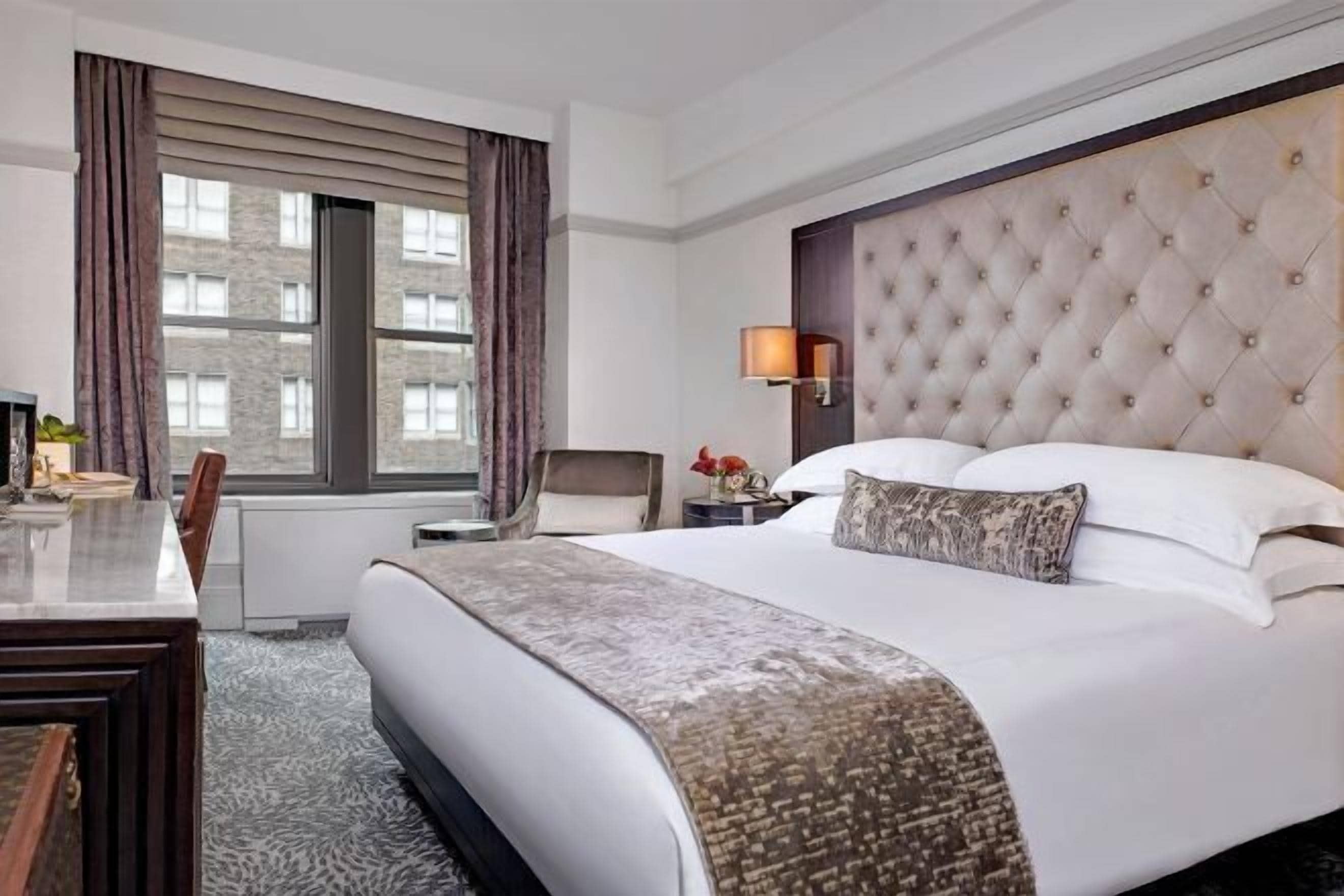 Literie de qualité supérieure, coffres-forts dans les chambres, bureau