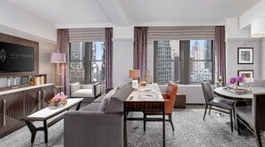 Premium bedding, in-room safe, desk, blackout curtains - WestHouse New York (New York)