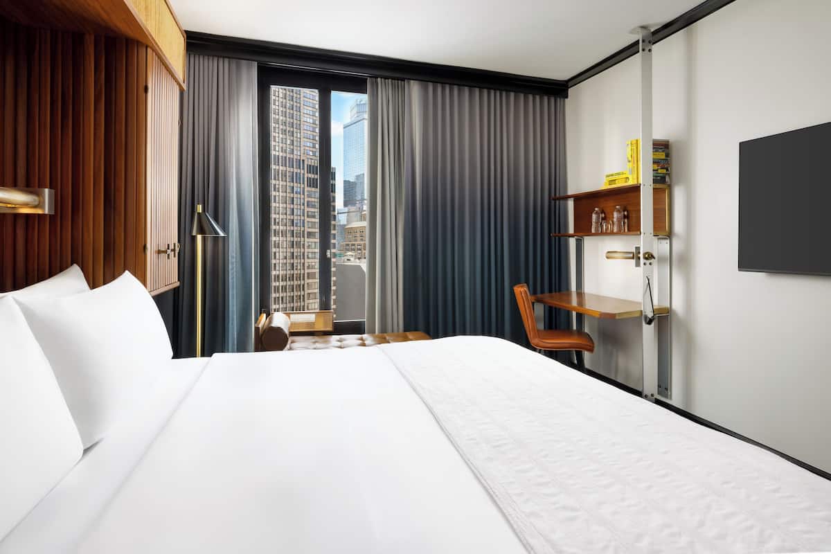 Quarto clássico, 1 cama King, para não fumantes, vista para a cidade | 1 quarto, roupas de cama antialérgicas, edredons de pluma