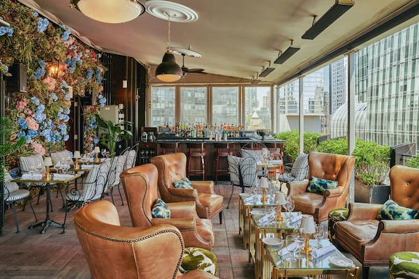 Bar met dakterras, openluchtdiners, dagelijks geopend