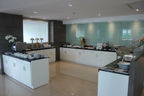 Daily full breakfast (THB 220 per person) - Crystal Suites Suvarnabhumi Airport (Bangkok)