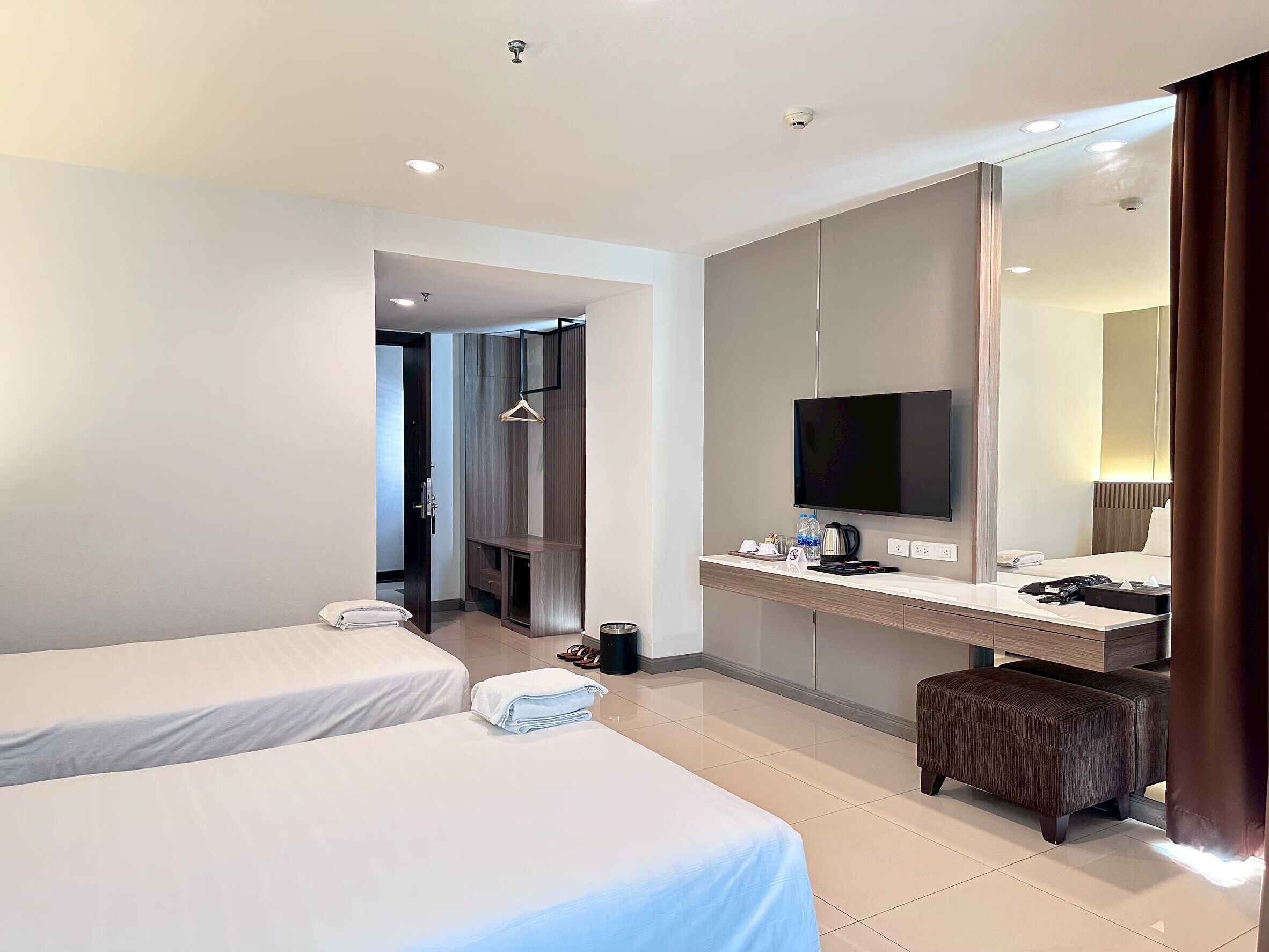 Premium Twin Room