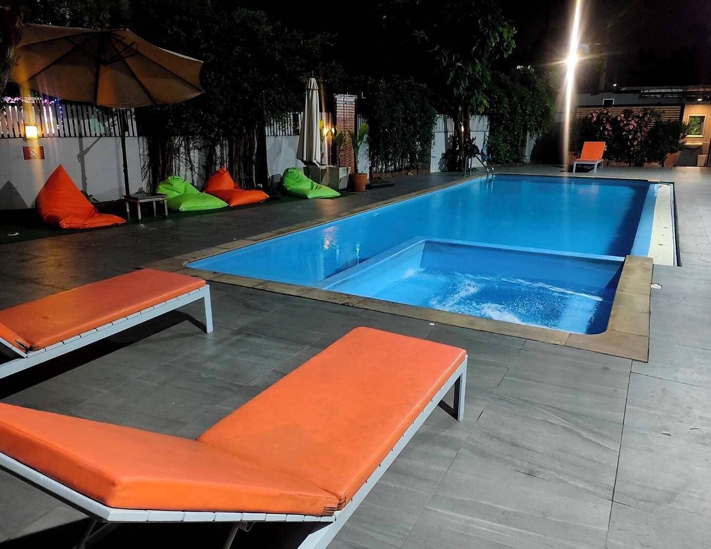 حمّام سباحة خارجي