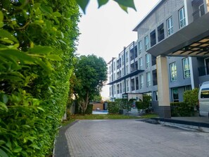 View from property - Crystal Suites Suvarnabhumi Airport (Bangkok)