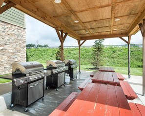 Property amenity - Suburban Studios Triadelphia - Wheeling at The Highlands (Triadelphia)