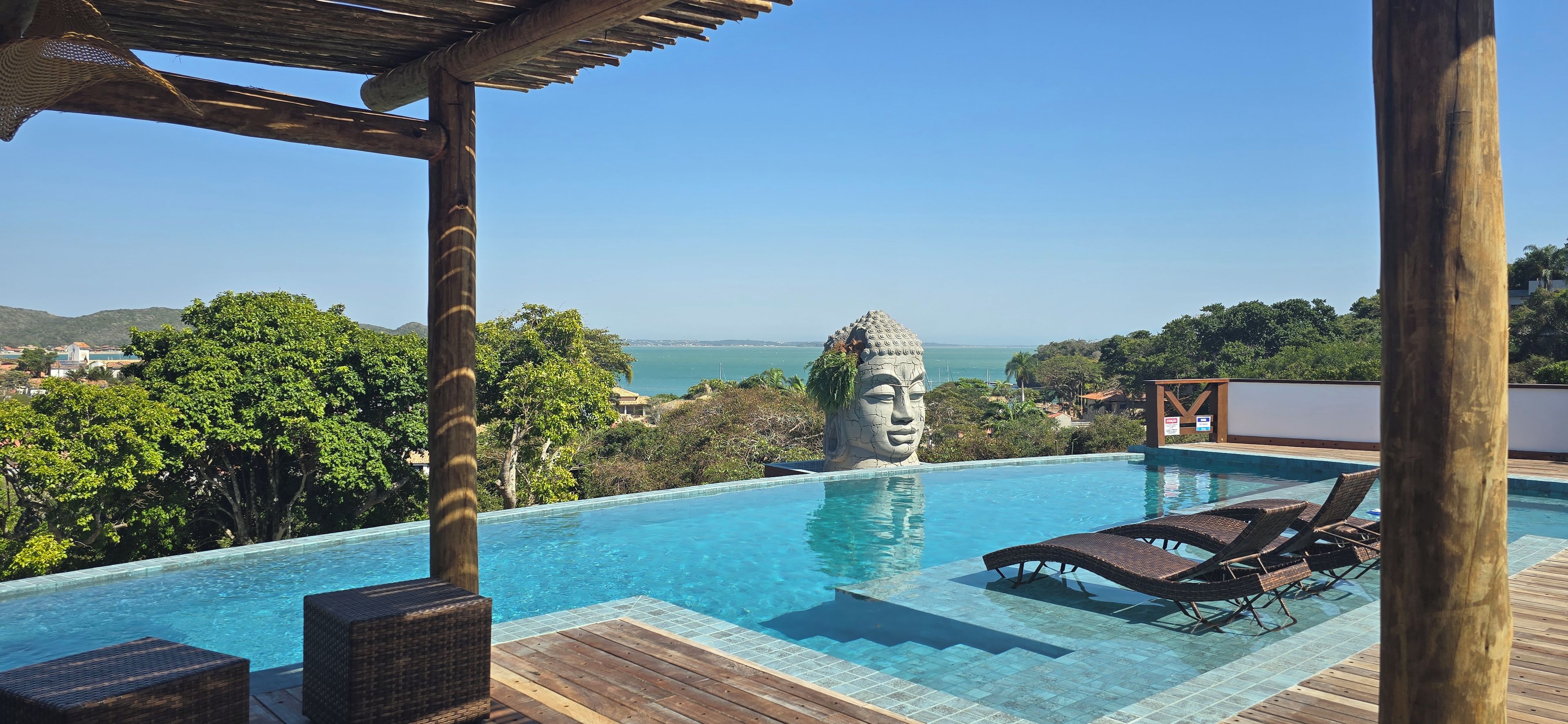 Infinity pool