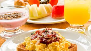 Free daily buffet breakfast